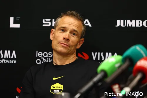 Grischa Niermann, en plena rueda de prensa