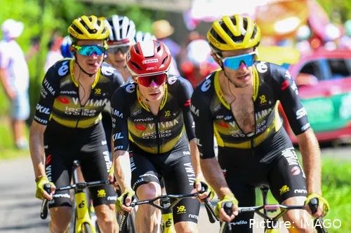 visma vingegaard yates kuss imago1064207247