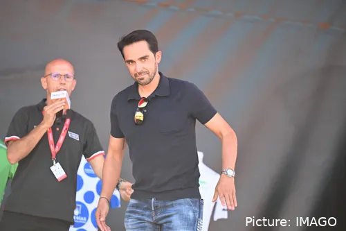 Alberto Contador, comentarista en La Vuelta a España.