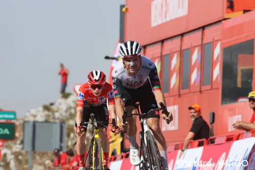 El gran momento de João Almeida en la pasada Vuelta fue su victoria en el Angliru. @Sirotti