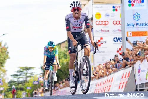 Isaac del Toro suma 14 victorias en un 2025 inolvidable para el mexicano