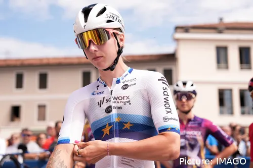 Nadie puede con Wiebes en el ciclismo femenino en los esprints.