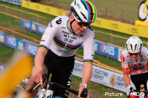 Fem Van Empel, en una prueba de ciclocross como campeona del mundo