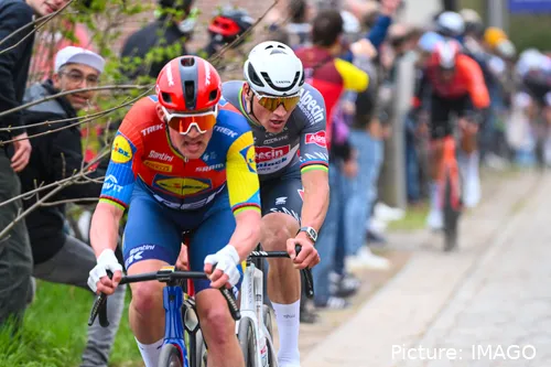 Mads Pedersen, en la temporada 2025 contra Mathieu van der Poel