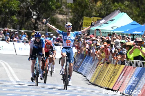 Oscar Onley venceu a etapa raínha do Tour Down Under em janeiro de 2024