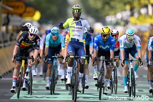 Biniam Girmay superou Fernando Gaviria e Arnaud de Lie para conquistar a terceira etapa da Volta a França
