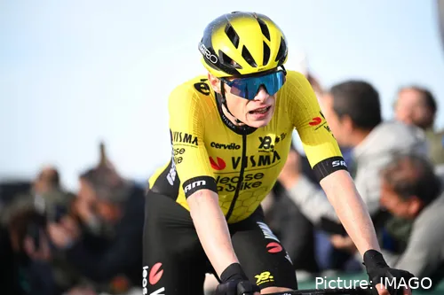 Jonas Vingegaard está em ação no Paris-Nice esta semana