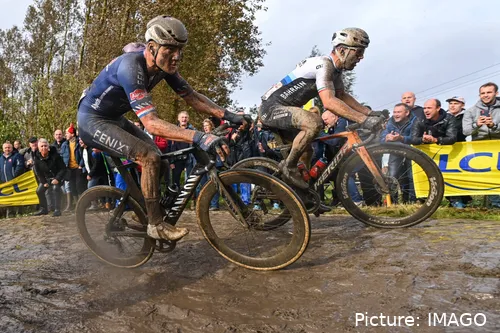 Mathieu van der Poel e Sonny Colbrelli lado a lado. A beleza do ciclocrosse pode chegar aos Jogos Olimpicos de Inverno em 2030.