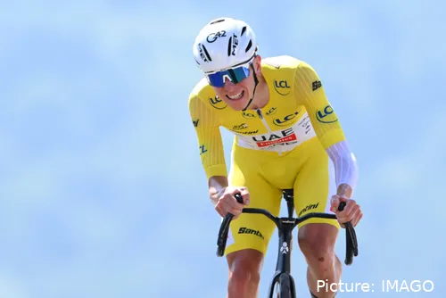 Ultimas pedaladas de Pogacar antes da vitória na crono escalada da 13ª etapa da Volta a França 2025