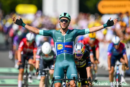 Jonathan Milan gewinnt die 8. Etappe in Laval