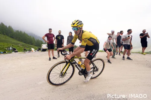 Simon Yates am Colle delle Finestre