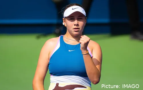 Awesome Amanda Anisimova continues to impress.