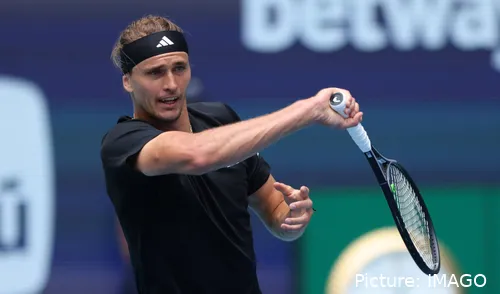 Bild Alexander Zverev nach Vorhandschlag, Schläger durchgezogen&lt;br&gt;