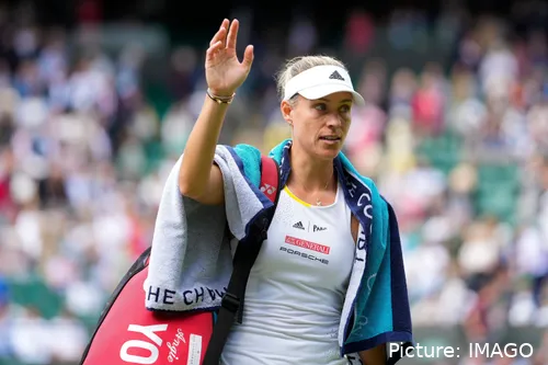 Bild Angelique Kerber nach Match in Wimbledon grüßt die Fans&amp;lt;br&amp;gt;