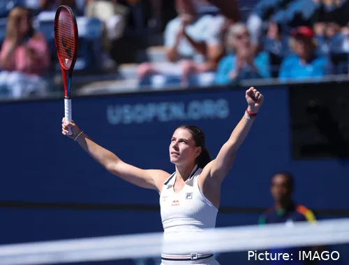 A star over the river in September, Emma Navarro returned to her birthplace to win her exhibition tie.