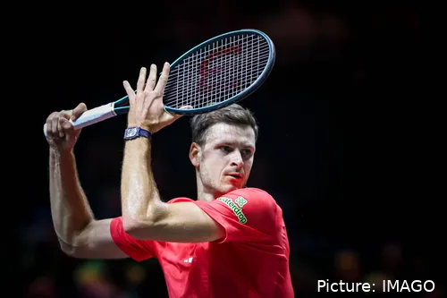 Huvert Hurkacz on the court