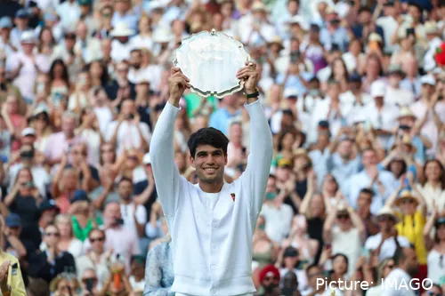 Carlos Alcaraz won Roland Garros despite winning less points.