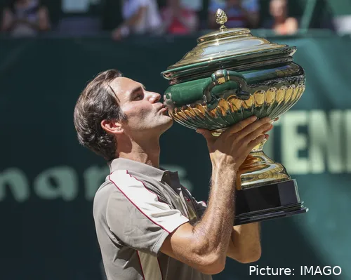 Roger Federer holds title.