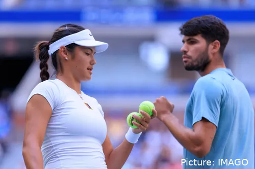 Emma Raducanu und Carlos Alcaraz beim Mixed-Doppel-Ereignis der US Open