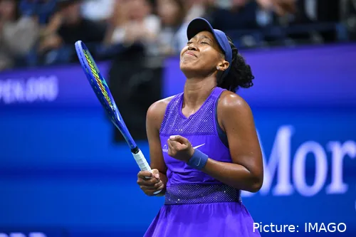 Naomi Osaka celebra un punto de partido.