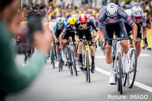 De Tour de France is sneller dan ooit, om meerdere redenen. Maar er is ruimte voor verdenkingen. @Imago