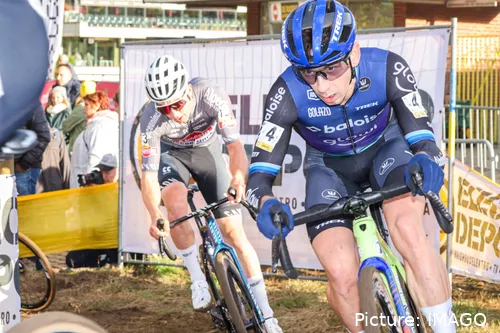 Lars van der Haar viert zilver op NK Huijbergen
