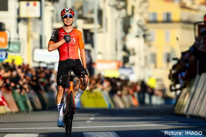 Magnus Sheffield se llevó la etapa final de la París-Niza 2025 / @Imago