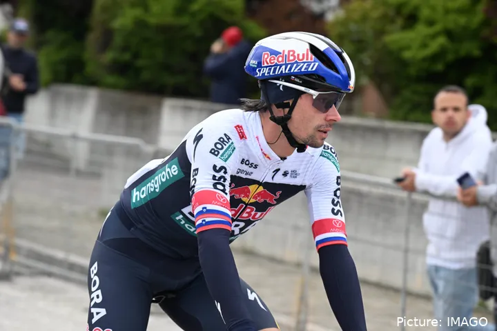 Primoz Roglic abandonó el Giro de Italia 2025 en la 16ª etapa