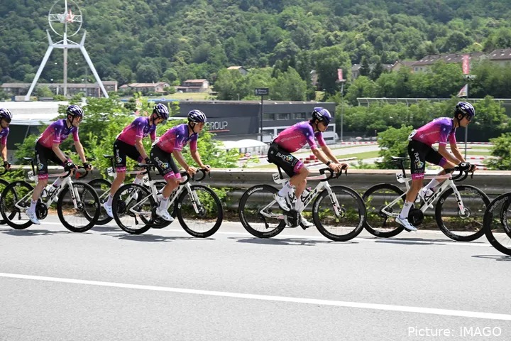 Burgos Burpellet BH se está viendo afectado por los abandonos en la Vuelta a España