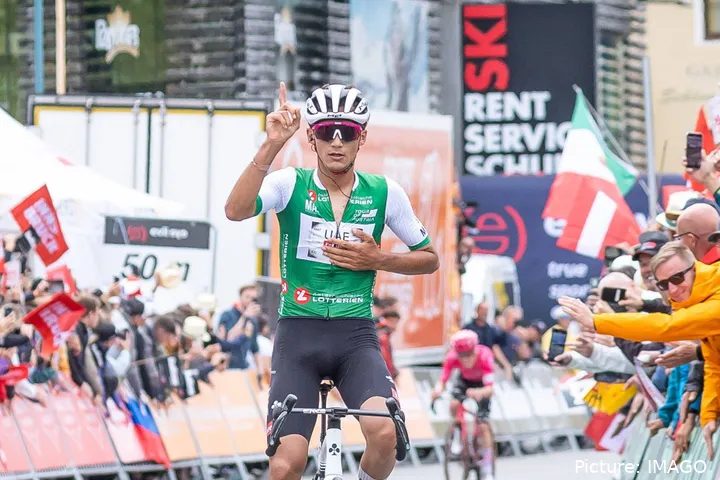 Isaac del Toro, líder de UAE en la Vuelta a Burgos 2025