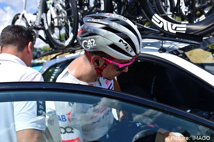 Joao Almeida abandonó el Tour de Francia 2025 en la etapa 9