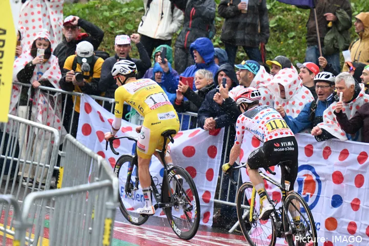 Pogacar, luchando con Vingegaard en el Tour de Francia 2025.&nbsp;