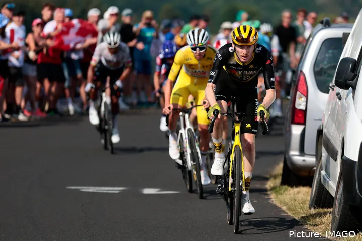 Matteo Jorgenson, en el Tour de Francia 2025 contra Tadej Pogacar