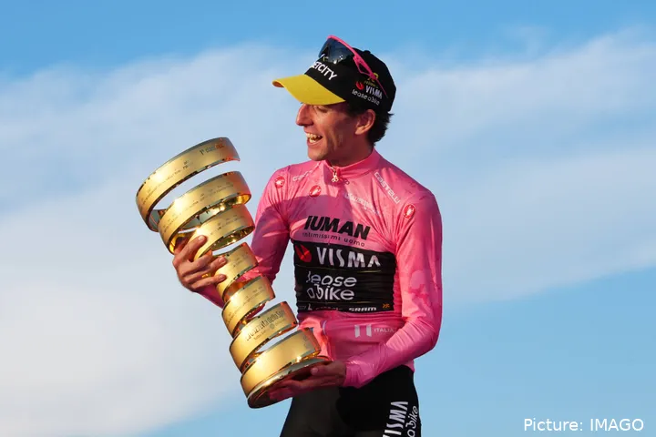 Simon Yates ganó el Giro con Visma, y debería ser el líder en la Vuelta a España 2026