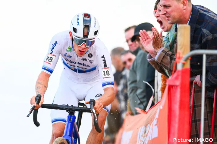 Thibau Nys regresa al ciclocross debutando con victoria en el Koppenbergcross