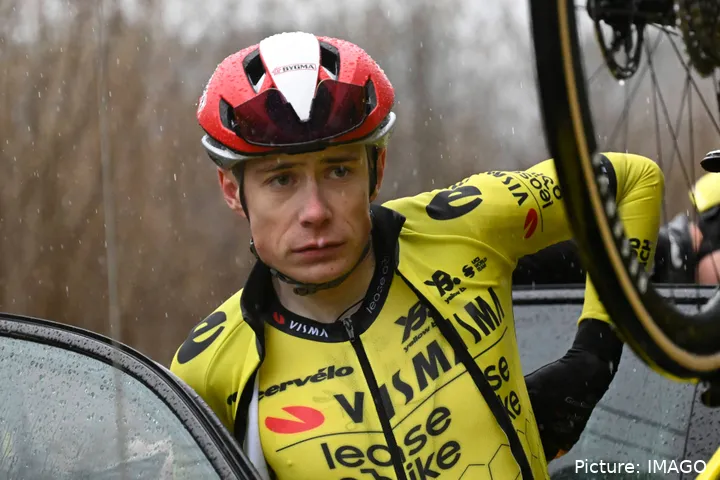 Jonas Vingegaard, en la París-Niza 2025 con Visma - Lease a Bike