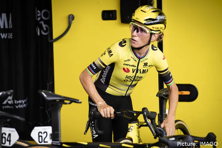 Pauline Ferrand-Prévot, probando su bicicleta de contrarreloj con el Team Visma | Lease a Bike