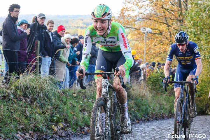 Emiel Verstrynge, en plena acción en ciclocross