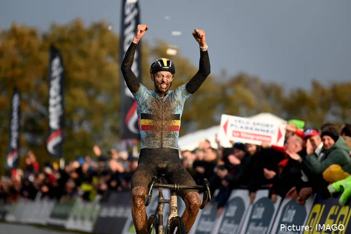 Michael Vanthourenhout vence a prova de Elites Masculinos do Campeonato Europeu de Ciclocrosse de 2023