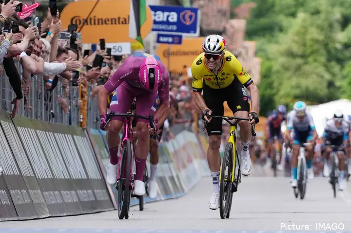 Mads Pedersen beat Wout Van Aert at a similar finish at last year's Giro d'Italia