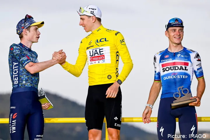 Evenepoel garantiu o pódio na sua estreia na Volta a França