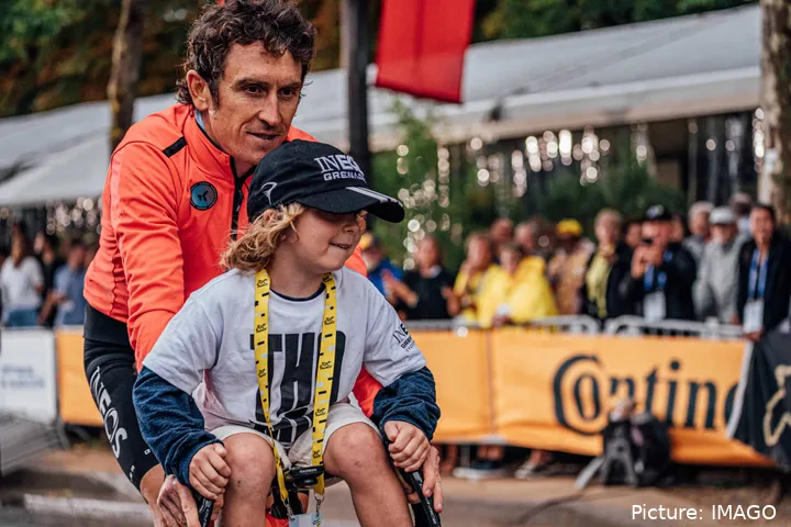 Geraint Thomas despediu-se do pelotão no domingo
