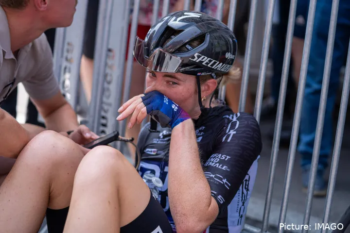 Vollering war nach Überqueren der Ziellinie sichtlich erschöpft