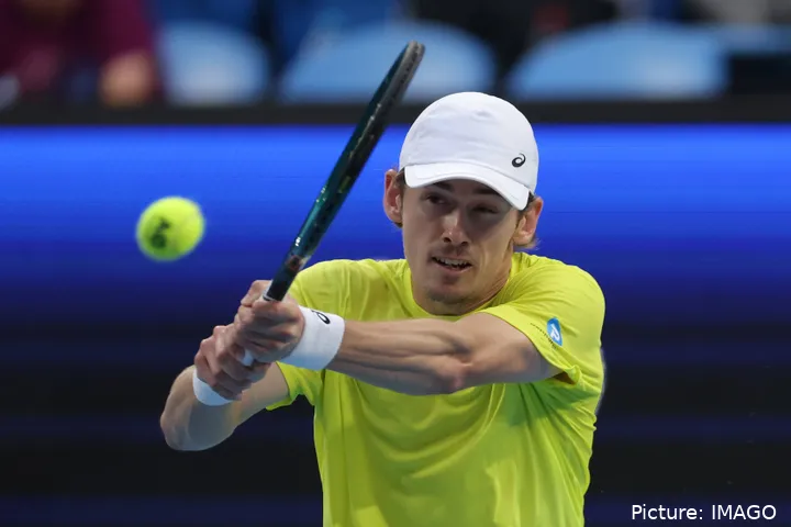 Alex de Minaur eliminou Rafael Nadal no Open de Barcelona.