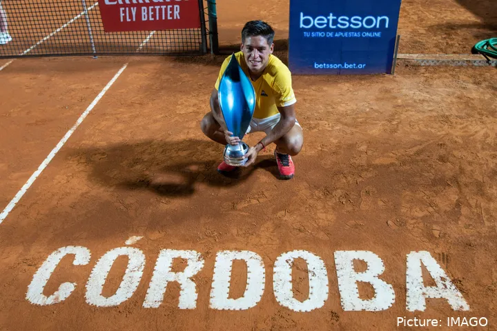 Sebastian Baez Winner of Cordoba Open 2023 presenting the trophy