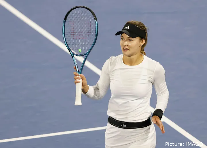 Anna Kalinskaya continues to impress with a tie against Marie Bouzkova set.