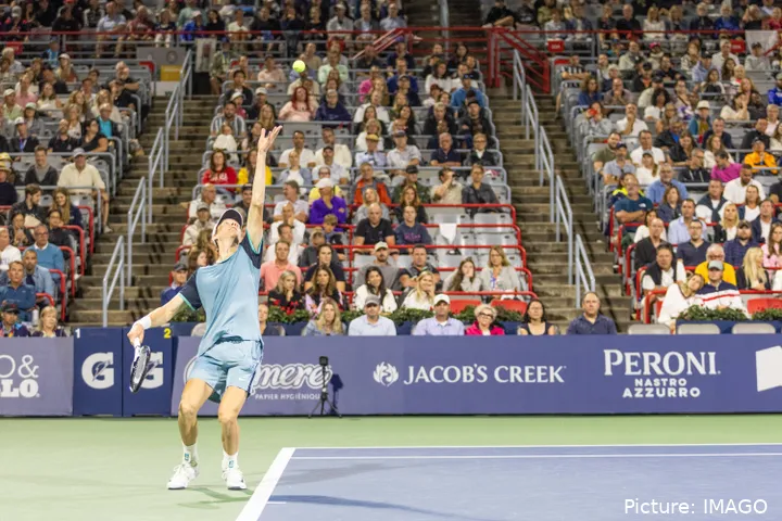 Jannik Sinner, the former World No.1 serving in Canada.