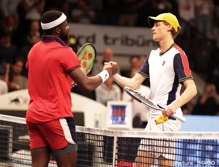 Frances Tiafoe y Jannik Sinner en el Abierto de Viena 2021.