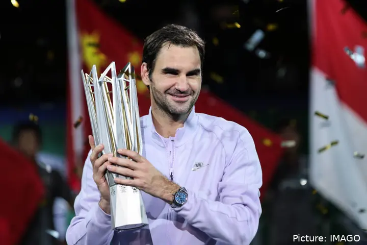 Roger Federer holds title.