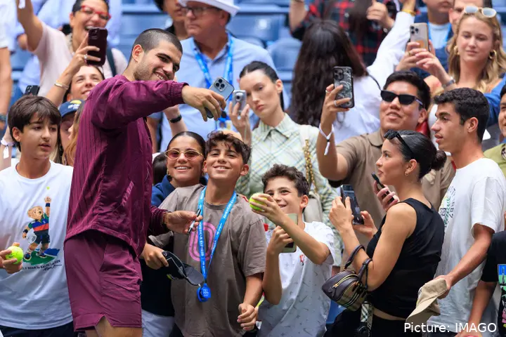 Carlos Alcaraz take pictures with fans at 2025 US Open.